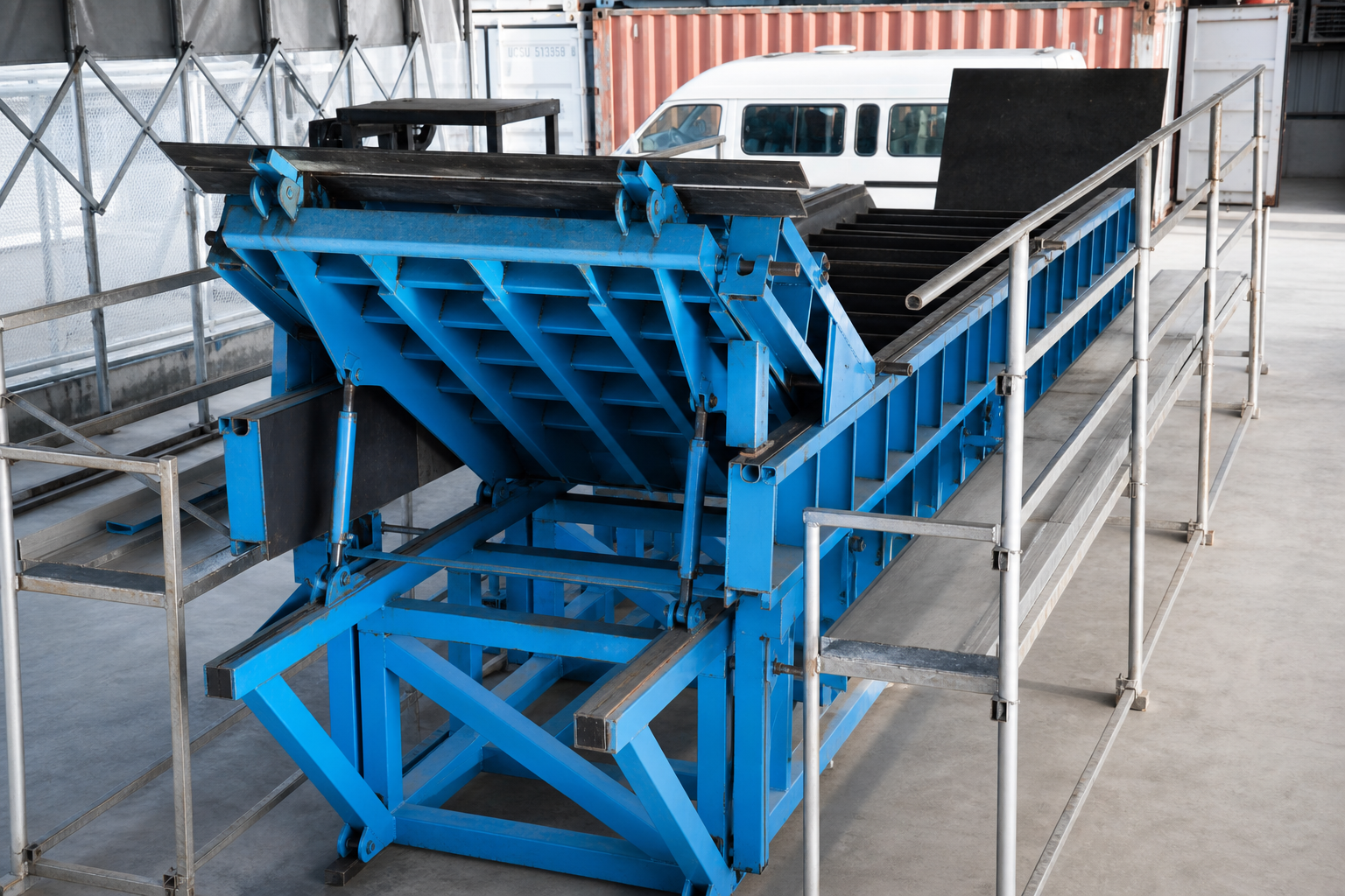 Adjustable steel mould used to manufacture custom precast concrete stairs